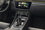 Skoda Superb iV 1.4 TSI PHEV iV Style Turismo Interior Consola Central 5 puertas