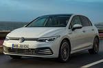 Volkswagen Golf 1.5 TSI 150 CV Style Turismo Oryx white Exterior Frontal-Lateral 5 puertas