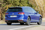 Volkswagen Passat Variant R-Line 2.0 TSI 140 kW (190 CV) DSG 7 vel. Variant R-Line Turismo familiar Azul Atl&aacute;ntico metalizado Exterior Posterior-Lateral 5 puertas