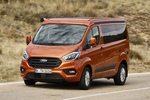 Ford Transit Custom 2.0 TDCi 125 kW (170 CV) Aut. Custom Nugget Veh&iacute;culo comercial Naranja Atardecer Exterior Frontal-Lateral 4 puertas