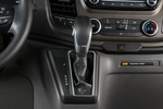 Ford Transit Custom 2.0 TDCi 125 kW (170 CV) Aut. Custom Nugget Veh&iacute;culo comercial Interior Palanca de Cambios 4 puertas