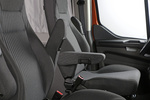 Ford Transit Custom 2.0 TDCi 125 kW (170 CV) Aut. Custom Nugget Veh&iacute;culo comercial Interior Apoyabrazos 4 puertas