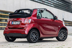 smart fortwo EQ fortwo cabrio EQ fortwo cabrio Descapotable carmine red metallic Exterior Posterior-Lateral 2 puertas