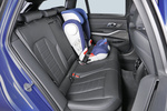 BMW Serie 3 330i xDrive Touring Aut. Touring M Sport con cuero Vernasca Negro/Azul Turismo familiar Interior Silla infantil 5 puertas