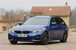 BMW Serie 3 330i xDrive Touring Aut. Touring M Sport Turismo familiar Azul Portimao Exterior Frontal-Lateral 5 puertas