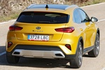 KIA XCeed 1.4 T-GDi 103 kW (140 CV) DCT Emotion Todo terreno Quantum Yellow Exterior Cenital-Posterior-Lateral 5 puertas