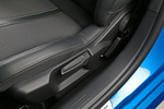 Peugeot 208 PureTech 130 S&S EAT8 GT Line Turismo Interior Mandos regulaci&oacute;n asientos 5 puertas
