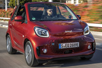 smart fortwo EQ fortwo cabrio EQ fortwo cabrio Descapotable Carmine Red Exterior Lateral-Frontal 2 puertas