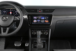 Skoda Superb Scout 2.0 TSI 200 kW (272 CV) DSG 4x4 Combi Scout Turismo familiar Interior Consola Central 5 puertas