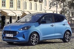 Hyundai i10 1.2 MPI 64 kW (84 CV) AT Style Turismo Aqua Turquoise / Phantom Black Exterior Frontal-Lateral 5 puertas