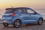 Hyundai i10 1.2 MPI 64 kW (84 CV) AT Style Turismo Aqua Turquoise / Phantom Black Exterior Posterior-Lateral 5 puertas