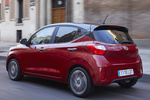 Hyundai i10 1.2 MPI 64 kW (84 CV) AT Style Turismo Dragon Red / Phantom Black Exterior Lateral-Posterior 5 puertas