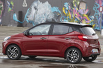 Hyundai i10 1.2 MPI 64 kW (84 CV) AT Style Turismo Dragon Red / Phantom Black Exterior Lateral-Posterior 5 puertas