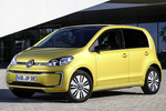 Volkswagen up! 83 CV Style Turismo Amarillo Miel metalizado Exterior Frontal-Lateral 5 puertas
