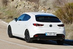 Mazda Mazda3 5p SKYACTIV-X 2.0 132 kW (180 CV) 5p Zenith-X Turismo Arctic White Exterior Cenital-Lateral-Posterior 5 puertas