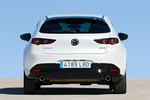 Mazda Mazda3 5p SKYACTIV-X 2.0 132 kW (180 CV) 5p Zenith-X Turismo Arctic White Exterior Posterior 5 puertas