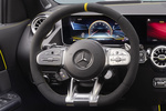 Mercedes-Benz GLA 45 S 4MATIC+ AMG Todo terreno Interior Volante 5 puertas