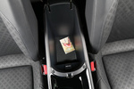 Toyota C-HR 180H Kaji Edition Todo terreno Interior Guantera y recept&aacute;culo 5 puertas