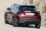 Nissan Juke DIG-T 86 kW (117 CV) DCT7 N-Design Chic Todo terreno Rojo Burgundy / Techo Negro Exterior Cenital-Lateral-Posterior 5 puertas