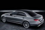 Mercedes-Benz Clase E Gama Clase E Line Exclusive Turismo Gris Selenit Magno Exterior Cenital-Lateral-Posterior 4 puertas