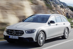 Mercedes-Benz Clase E Gama Clase E All Terrain All Terrain Line Avantgarde con Paquete Night Turismo familiar Designo Diamond White Bright Exterior Frontal-Lateral 5 puertas