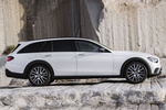 Mercedes-Benz Clase E Gama Clase E All Terrain All Terrain Line Avantgarde con Paquete Night Turismo familiar Designo Diamond White Bright Exterior Lateral 5 puertas