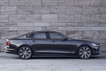 Volvo S90 T8 Plug-In Hybrid berlina Gama S90 Turismo Gris Plata Exterior Lateral 4 puertas