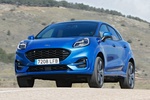 Ford Puma 1.0 EcoBoost MHEV 114 kW (155 CV) ST Line X - Paquete ST Line Todo terreno Azul Isla Desierta Exterior Frontal-Lateral 5 puertas