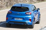Ford Puma 1.0 EcoBoost MHEV 114 kW (155 CV) ST Line X - Paquete ST Line Todo terreno Azul Isla Desierta Exterior Posterior-Lateral 5 puertas