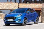 Ford Puma 1.0 EcoBoost MHEV 114 kW (155 CV) ST Line X - Paquete ST Line Todo terreno Azul Isla Desierta Exterior Frontal-Lateral 5 puertas