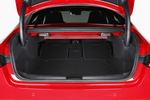 Mercedes-Benz CLA 200 7G-DCT Coup&eacute;  AMG Line Coup&eacute; con paquete Premium Plus Turismo Interior Maletero 4 puertas