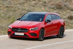 Mercedes-Benz CLA 200d 8G-DCT Shooting Brake AMG Line Shooting Brake con paquete Night Turismo familiar Rojo Jupiter Exterior Frontal-Lateral 5 puertas