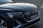 Audi e-tron Sportback 55 quattro Sportback S line Launch Edition Todo terreno Azul Galaxia Exterior Frontal 5 puertas