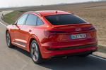 Audi e-tron Sportback 55 quattro Sportback Black Line Edition Todo terreno Rojo Montmel&oacute; Exterior Lateral-Posterior 5 puertas