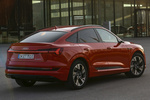 Audi e-tron Sportback 55 quattro Sportback Black Line Edition Todo terreno Rojo Montmel&oacute; Exterior Posterior-Lateral 5 puertas