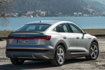 Audi e-tron Sportback 55 quattro Sportback S line Todo terreno Plata Florete metalizado Exterior Posterior-Lateral 5 puertas