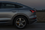 Audi e-tron Sportback 55 quattro Sportback S line Todo terreno Plata Florete metalizado Exterior Posterior 5 puertas