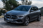 Mercedes-Benz GLA GLA 220d Gama GLA Todo terreno Gris monta&ntilde;a magno Exterior Lateral-Frontal 5 puertas