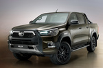 Toyota Hilux Gama Hilux Doble Cabina Invincible Pick up Bronce Oliva Exterior Lateral-Frontal 4 puertas