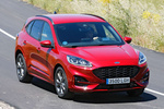 Ford Kuga 2.5 Duratec PHEV PHEV ST-Line X Todo terreno Rojo Lucid Exterior Lateral-Frontal-Cenital 5 puertas