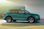 Volkswagen Tiguan Gama Tiguan R Line Todo terreno Nightshade Blue Metalizado Exterior Lateral-Frontal 5 puertas