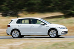 Volkswagen Golf 1.5 eTSI 110 kW (150 CV) DSG 7 vel. Style (First Edition) Turismo Blanco Puro Exterior Lateral 5 puertas