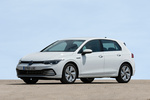 Volkswagen Golf 1.5 eTSI 110 kW (150 CV) DSG 7 vel. Style (First Edition) Turismo Blanco Puro Exterior Frontal-Lateral 5 puertas