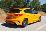 Ford Focus  5p ST 2.3 EcoBoost 206 kW (280 CV)  5p ST Turismo Naranja Fuego Exterior Posterior-Lateral 5 puertas