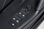 Peugeot 208 EV 100kW e-208 GT Turismo Interior Mandos puerta 5 puertas