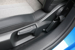 Peugeot 208 EV 100kW e-208 GT Turismo Interior Mandos regulaci&oacute;n asientos 5 puertas
