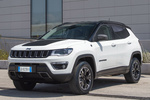 Jeep Compass 4xe 4xe Trailhawk Todo terreno Blanco Brillante con Techo Negro Exterior Frontal-Lateral 5 puertas