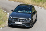 Mercedes-Benz GLA 200 d 8G-DCT AMG Line con Paquete Night Todo terreno Gris monta&ntilde;a metalizado Exterior Cenital-Frontal-Lateral 5 puertas