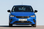 Opel Corsa Corsa-e e-Elegance con Style Pack Black Turismo Azul Voltaico con Techo bitono Negro Exterior Frontal 5 puertas
