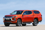 Mitsubishi L200 Doble Cabina 220 DI-D 6AT Doble Cabina Kaiteki Pick up Naranja Sunflare Exterior Frontal-Lateral 4 puertas